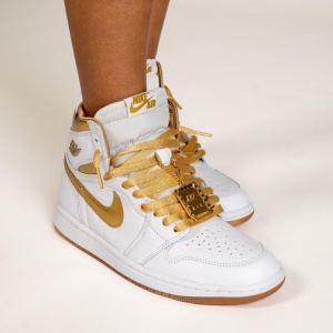 Air Jordan 1 Retro High OG “Metallic Gold” - Img 3