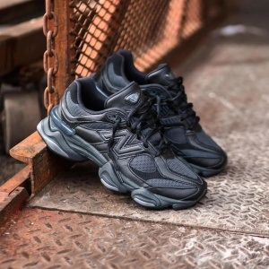 New Balance 9060 Triple Black