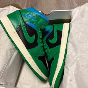 Air Jordan 1 Mid Aquatone - Img 4