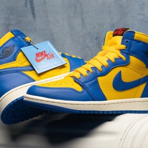 Air Jordan Retro 1 High OG Reverse Laney