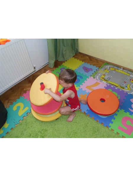 Меки понички 5 бр. + дървена стойка
