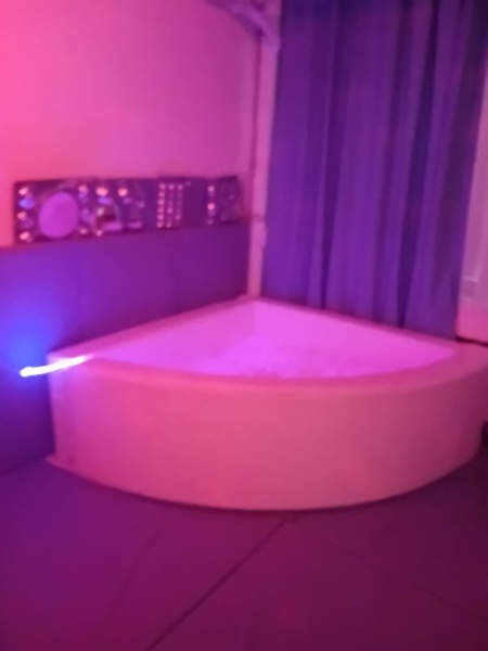 Светещ Сух басейн - Ъглов с RGB LED 150 х150 x h50 см. + 1000 бр прозрачни топки - Img 4