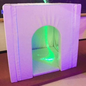 Сензорна Бяла къща за деца със СОП с LED ефекти и възглавници - Img 11