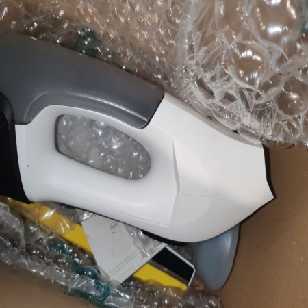 Aspirator pentru geamuri Karcher WV 6 Plus, autonomie 100 min, randament max. 300 m², rezervor 150 ml, recipient pulverizator cu laveta din microfibra, incarcator rapid, detergent 20 ml, 1.633-741.0, Alb/Negru, Resigilat, Grad A