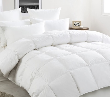 Pilota de Iarna Colectia Hotel, dimensiunea 200 x 220 cm, 350g/mp, alba