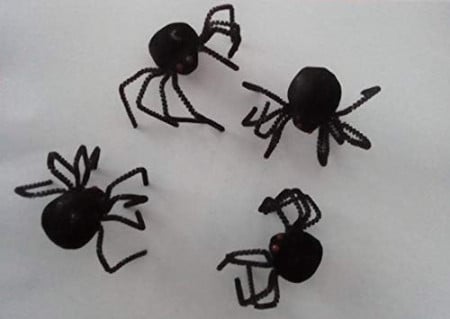 Set de 8 paianjeni pentru decorarea mesei de Halloween Saxxdeluxe, plastic, negru, 10 cm