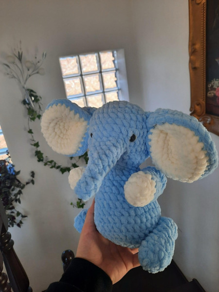Elefantelul Dumbo, jucarie tricotata manual, handmade, textil, albastru/alb, 25 cm