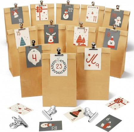 Set de 24 pungi cu autocolante si clipsuri pentru calendar de advent DazSpirit, hartie/ metal, maro, 21,5 x 12 x 7 cm