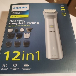 Aparat de tuns barba si parul 12 in 1 PHILIPS Multigroom All in One MG5940/15, tehnologie BeardSense, lame din otel cu auto-ascutire, 11 setari de lungime, rezistent la apa, husa, Negru / Argintiu, Resigilat, Grad A - Img 2