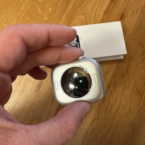 Apple Watch 10 GPS, Carcasa Jet Black Aluminium Case 46mm, Silver Denim Sport Band - S/M, RESIGILAT, GRAD B, GARANTIE 12 LUNI - Img 3