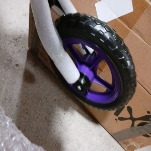 Bixe bicicleta fara pedale, cadru aluminiu, roti 12 inch, varsta 2-5 ani, alb/mov - Verificat A · Re-Bloom - Img 5
