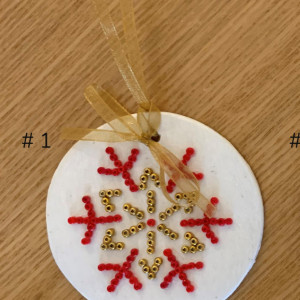 Decoratiune de craciun cu mărgele Snowflake, d. 6.5cm - Img 1