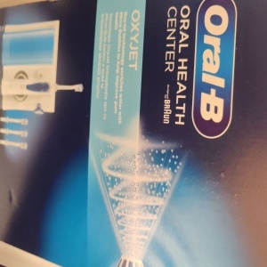 Irigator bucal Oral B. 5 trepte de intensitate. 4 capete intradentare. 600 ml. Alb, Resigilat, Grad A - Img 2