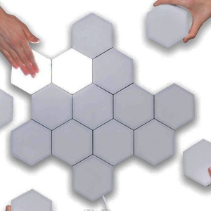 Lampa modulara de perete tip LED, comutare prin atingere (touch ), in forma hexagonala, lumina alba, set 6 hexagoane 2W + alimentator