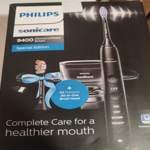 Periuta de dinti sonica electrica Philips Sonicare DiamondClean 9000 HX9917/89, 62000 miscari/minut, 4 moduri de curatare, 3 nivele intensitate, senzor presiune, functia BrushSync, 2 baze de incarcare, Resigilat, Grad A - Img 2
