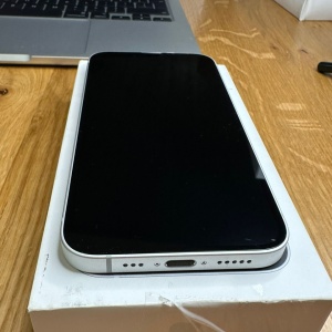 Telefon mobil Apple iPhone 16e, 128GB, 5G, White, Resigilat (Grad A - ca nou), Garantie 12 Luni - Img 7