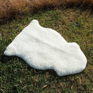 Covoras de blana DERWENT, piele naturala de oaie, alb, 60 x 90 cm - Img 1