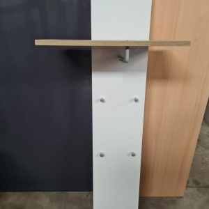 Cuier cu raft Tecnos, MDF, alb/ natur, 140 x 50 x 25 cm