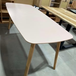 Cumpara Masa Tables Otto, lemn masiv, natur, 178 x 78 x 74,5 cm de la Chilipirul-zilei în rate, cu cardul sau plata la livrare!