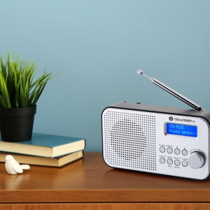 Radio portabil GoGEN DAB 300N cu tuner DAB+ si FM, 1 W, LCD , baterie 2000 mAh - Img 3