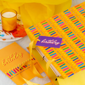 Set de punga cadou cu felicitare Loveinside, hartie, galben, 33 x 14,6 x 26,6 cm 