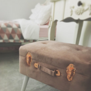 Taburet tip valiza vintage cu spatiu de depozitare, catifea, roz, 50 x 35 x 46 cm - Img 6