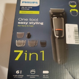 Aparat de tuns barba si parul 7 in 1 PHILIPS Multigroom MG3720/15, Lame cu ascutire, acumulator, 2 piepteni aspect nebarbierit, 2 piepteni barba, 1 pieptene par, Negru, Resigilat, Grad A - Img 2