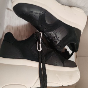 Geox, Pantofi sport din piele si piele intoarsa cu talpa flatform, Negru, 37, Resigilat, Grad A - Img 2