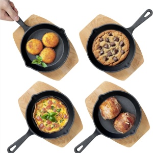 Navaris set 4 mini tigai fonta + 4 suporturi lemn mesteacan, Ø10.2x2.5cm, 426g/tigaie, compatibile inductie/cuptor/gratar, pretratate ulei soia, negru - Verificat A · Re-Bloom