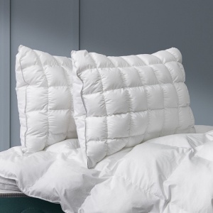 Perna matlasata Silver Best Sleep, 50x70x20 cm, umplutura fibre poliester siliconizate, bumbac 100%, fermitate medie-moale, alb, Resigilat, Grad A