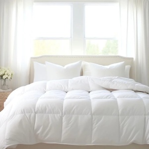 Pilota matlasata Iarna Home & Hotel, dimensiunea 220×200 cm, 300g/mp, alba