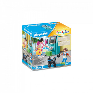 Playmobil Family Fun, Beach Hotel - Turisti la bancomat, multicolor - Img 1