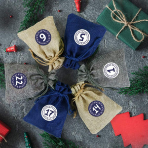 Set de 24 saculeti cu autocolante pentru calendar de advent Naler, textil/hartie, albastru/gri/bej, 10 x 14 cm/ 4 cm - Img 7