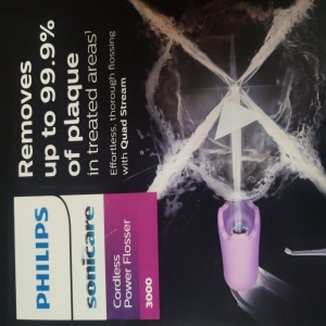 Dus bucal Philips Sonicare cu tehnologie QuadStream, portabil, 2 moduri de curatare, e niveluri de intensitate , include 2 x capete de curatare si 1 x husa trasport, alb, HX3826/31, Resigilat, Grad A - Img 6