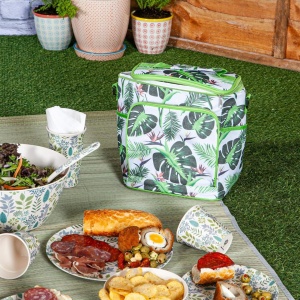 Geanta termica pentru picnic Nicola Spring, textil/folie de aluminiu, alb/verde, 18 x 24 x 27 cmGeanta termica pentru picnic Nicola Spring, textil/folie de aluminiu, alb/verde, 18 x 24 x 27 cm