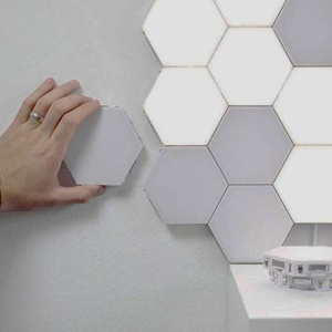 Lampa modulara de perete tip LED, comutare prin atingere (touch ), in forma hexagonala, lumina alba, set 6 hexagoane 2W + alimentator