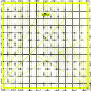 Rigla pentru taiat material ANSIO, plastic, transparent/negru/galben, 31,7 x 31,7 cm