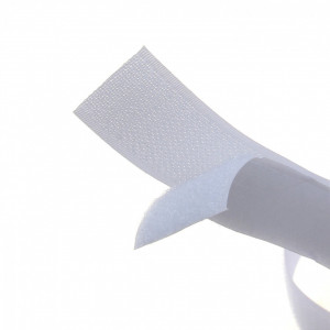 Rola de banda de cusut cu carlig si bucla TUKA-i-AKUT, fibre sintetice, alb, 25 m x 20 mm