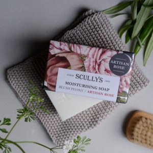 Săpun Artizanal Scullys, Blush Peony Rose (Black), 150 g - Img 2