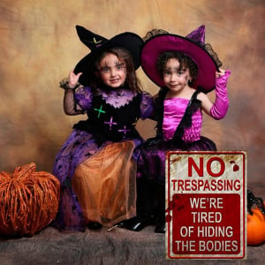 Semn decorativ pentru Halloween HOTMNTY, metalic, alb/rosu, 20 x 30 cm - Img 4