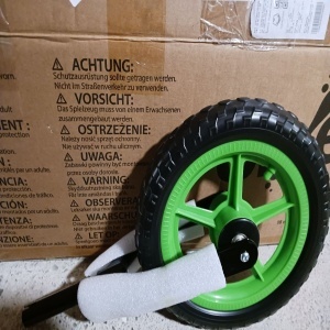 Bixe bicicleta fara pedale, cadru aluminiu, roti 12 inch, varsta 2-5 ani, verde/alb - Verificat A · Re-Bloom - Img 4