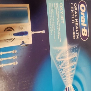 Irigator bucal Oral B. 5 trepte de intensitate. 4 capete intradentare. 600 ml. Alb, Resigilat, Grad A - Img 2
