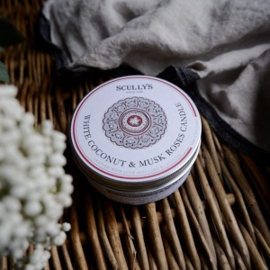 Lumânare Parfumată White Coconut & Musk Roses, Scullys, 150 g, 30h - Img 3