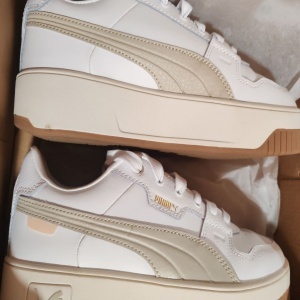 Puma, Pantofi sport de piele si piele ecologica Carina Street Lux, Alb, Maro camel, 38, Resigilat, Grad A - Img 2