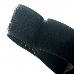 Rola de banda de cusut cu carlig si bucla TUKA-i-AKUT, fibre sintetice, negru, 25 m x 40 mm