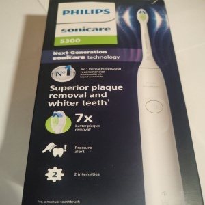 Periuta de dinti electrica Philips Sonicare HX7108/01, 62.000 miscari/minut, autonomie 21 zile, 1 mod periere, 2 intensitati, senzor presiune integrat, functia BrushSync, inclus capat de periere Otimal White, alb, Resigilat, Grad A - Img 2