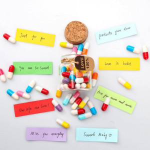 Set borcan cu 25 capsule pentru mesaje Amycute, sticla/plastic/hartie, multicolor, 9 x 3 x 10 cm - Img 5