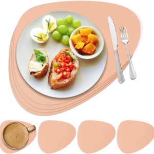 Set de 4 naproane si 4 suporturi pentru pahare Caliyo, PVC, roz pal