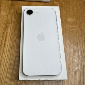 Telefon mobil Apple iPhone 16e, 128GB, 5G, White, Resigilat (Grad A - ca nou), Garantie 12 Luni - Img 3