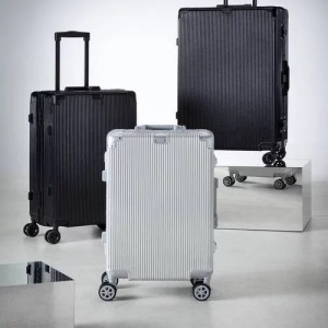 Troler / Valiză neagră Miami S, Lungime/Lățime/Înălțime: 38/24/58 cm - Img 2